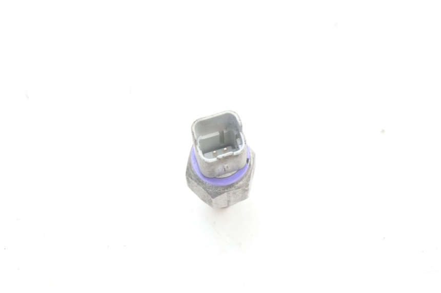 photo de SONDE PRESSION HUILE FREIN PIAGGIO MP3 500 (2016 - 2018) - Autre angle de vue