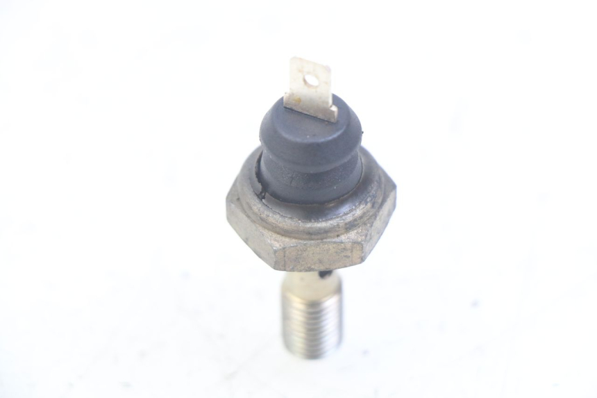 photo de SONDE PRESSION D'HUILE TRIUMPH SPRINT ST 955 (1999 - 2001) - Détail de la pièce