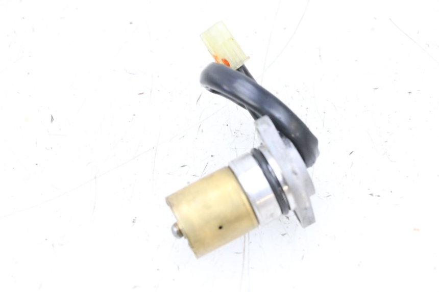 photo de SONDE PRESSION D'HUILE YAMAHA TDM ABS 900 (2002 - 2014) - Gros plan technique