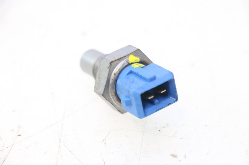 photo de SONDE TEMPÉRATURE MOTEUR PIAGGIO LIBERTY IGET S 125 (2016 - 2020) - Autre angle de vue