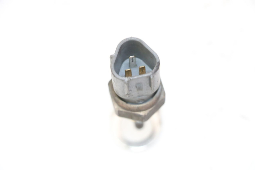 photo de SONDE TEMPERATURE D'EAU HONDA FES S-WING SWING ABS 125 (2007 - 2015) - Zoom état d’usage