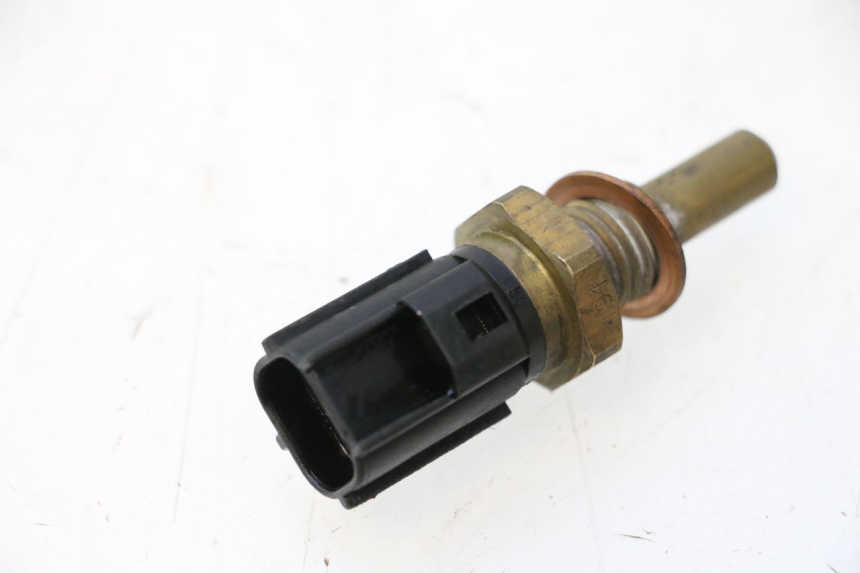 photo de SONDE TEMPERATURE D'EAU YAMAHA FJR 1300 (2001 - 2005) - Zoom état d’usage