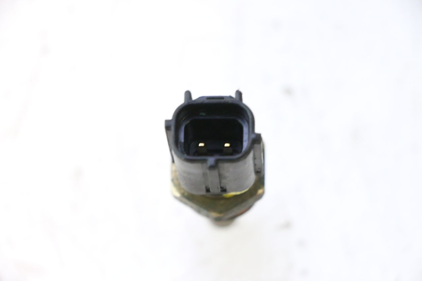 photo de SONDE TEMPERATURE D'EAU YAMAHA FZ8 800 (2010 - 2016) - Zoom état d’usage