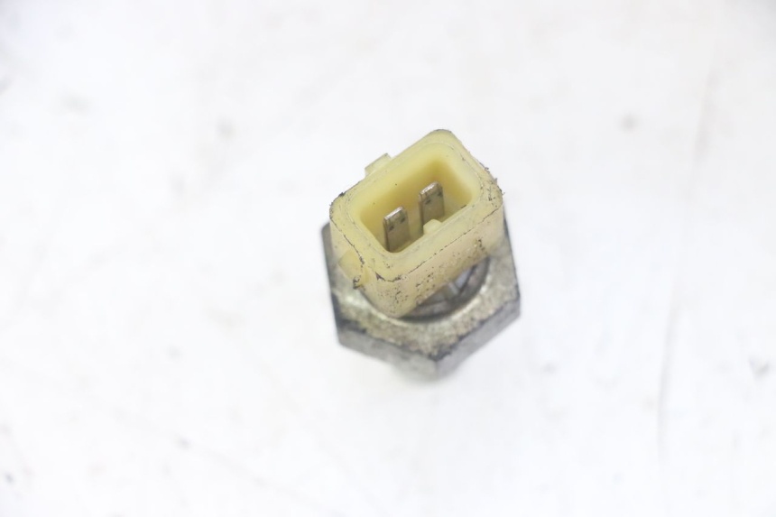 photo de SONDE TEMPERATURE D'EAU PEUGEOT JET FORCE CARBU 50 (2003 - 2016) - Autre angle de vue