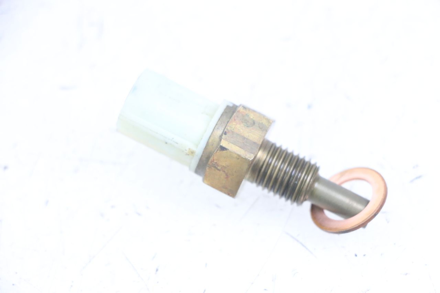 photo de SONDE TEMPERATURE D'EAU YAMAHA MT-07 MT07 ABS 700 (2014 - 2017) - Zoom état d’usage