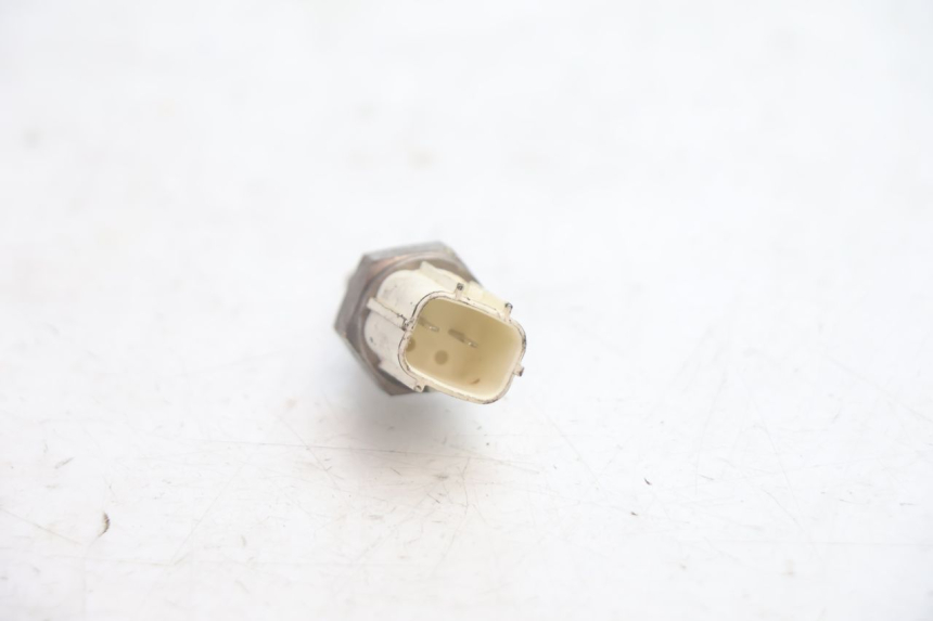photo de SONDE TEMPERATURE D'EAU HONDA PCX (JF28) 125 (2009 - 2011) - Zoom état d’usage