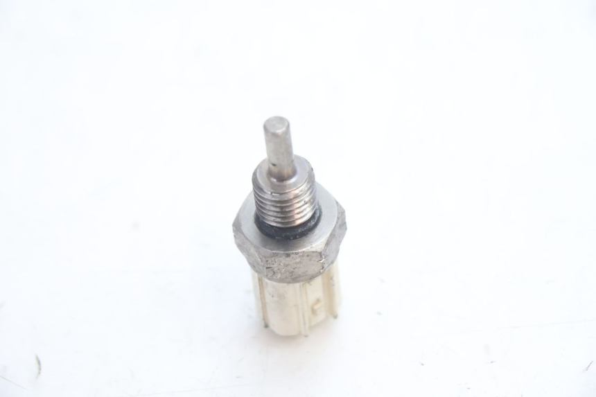 photo de SONDE TEMPERATURE D'EAU HONDA PCX (JF28) 125 (2009 - 2011) - Autre angle de vue