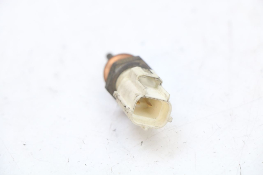 photo de SONDE TEMPERATURE D'EAU SUZUKI GSR 750 (2011 - 2017) - Gros plan technique