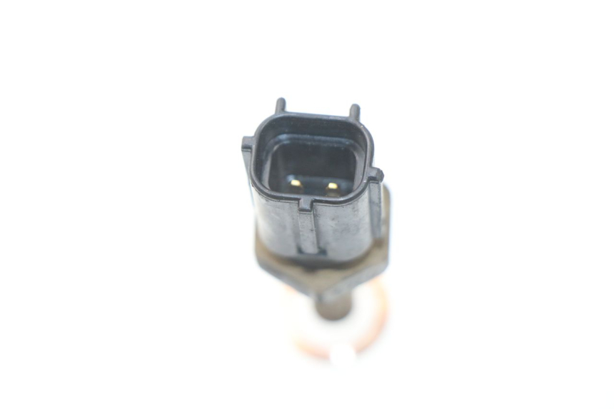 photo de SONDE TEMPERATURE D'EAU SUZUKI SV S ABS 650 (2003 - 2009) - Zoom état d’usage