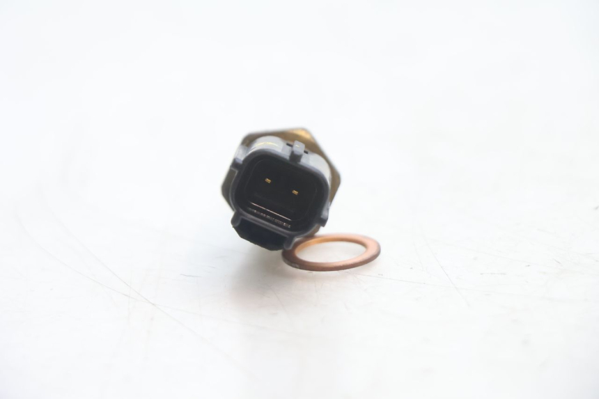 photo de SONDE TEMPERATURE D'EAU SUZUKI SV S 650 (2003 - 2009) - Autre angle de vue