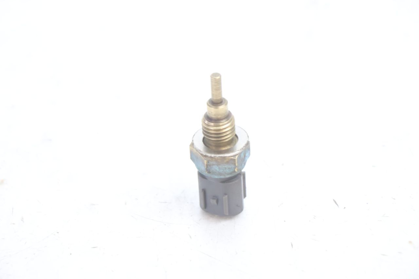 photo de SONDE TEMPERATURE D'EAU HONDA VFR FI RC46 800 (1998 - 2001) - Autre angle de vue