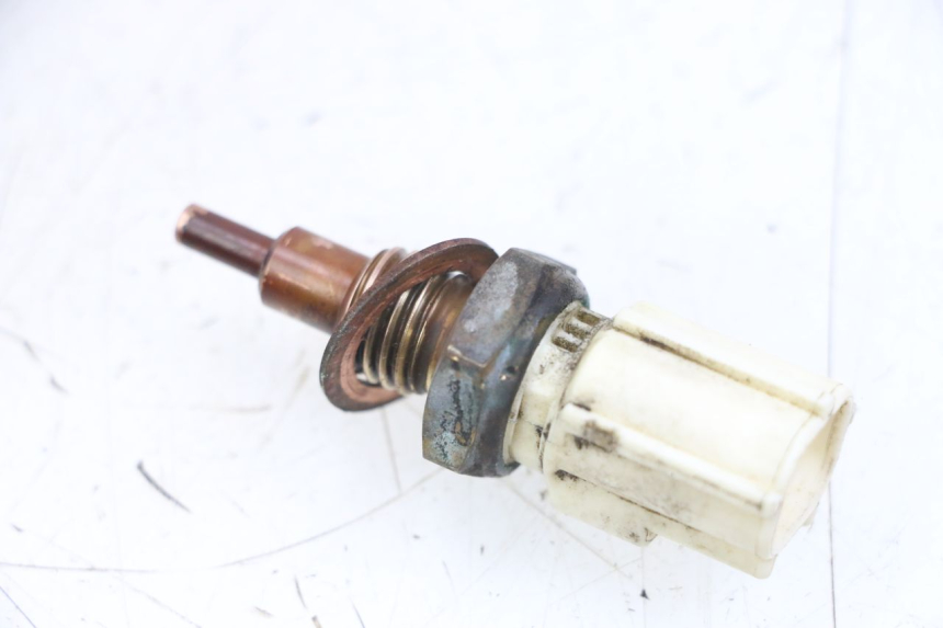 photo de SONDE TEMPERATURE D'EAU YAMAHA X-MAX XMAX 250 (2006 - 2009) - Zoom état d’usage