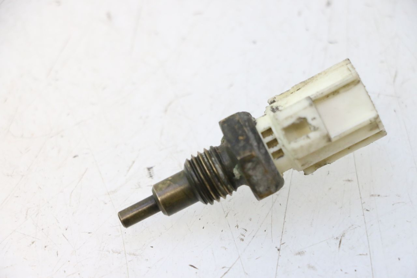 photo de SONDE TEMPERATURE D'EAU YAMAHA XMAX X-MAX 125 (2006 - 2009) - Autre angle de vue