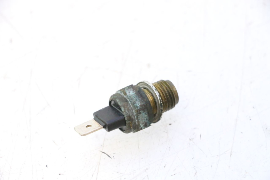 photo de SONDE TEMPERATURE D'EAU PIAGGIO X9 EVOLUTION 125 (2003 - 2007) - Zoom état d’usage