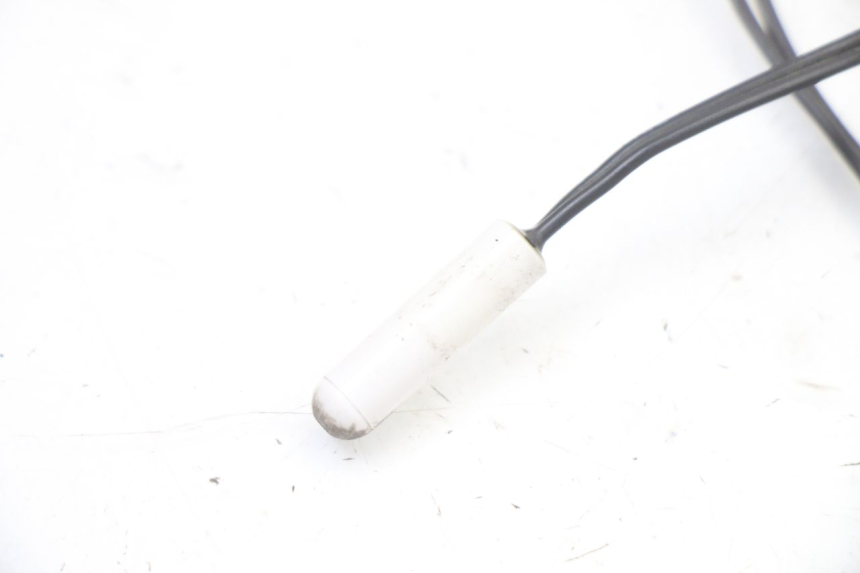 photo de SONDE TEMPERATURE EXTERIEURE PEUGEOT SATELIS 125 (2013 - 2018) - Zoom état d’usage