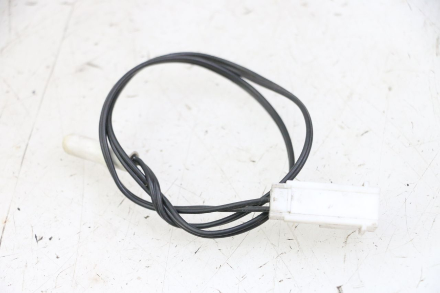 photo de SONDE TEMPERATURE EXTERIEURE PEUGEOT SATELIS 125 (2013 - 2018) - Zoom état d’usage