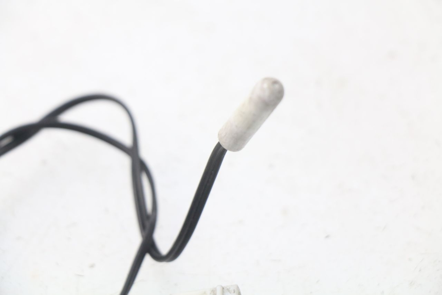 photo de SONDE TEMPERATURE EXTERIEURE PEUGEOT SATELIS 300 (2012 - 2015) - Autre angle de vue