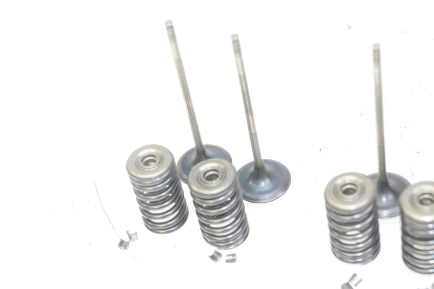 photo de SOUPAPE HONDA CB R 1000 (2018 - 2023) - Focus structure