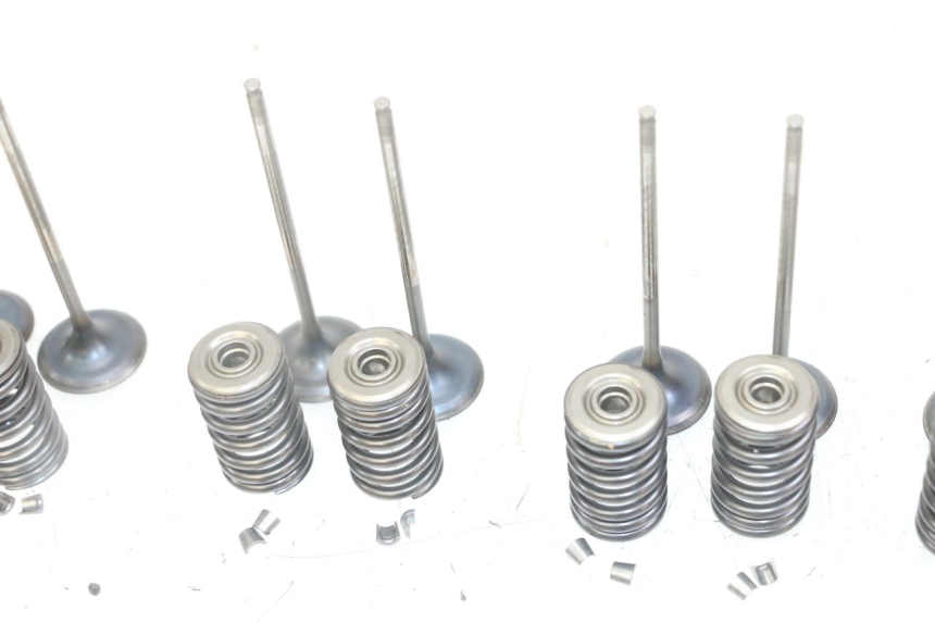 photo de SOUPAPE HONDA CB R 1000 (2018 - 2023) - Angle alternatif