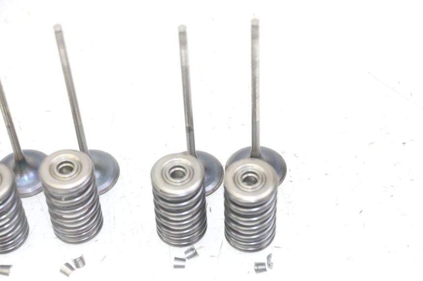 photo de SOUPAPE HONDA CB R 1000 (2018 - 2023) - Zoom qualité