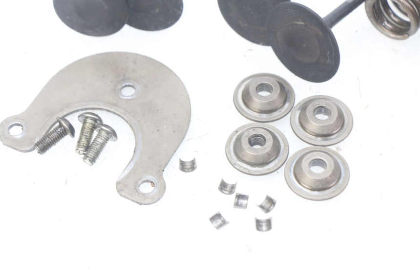 photo de SOUPAPE PEUGEOT GEOPOLIS 400 (2007 - 2013) - Autre angle de vue