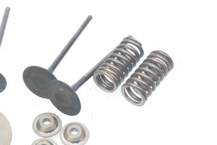 photo de SOUPAPE PEUGEOT GEOPOLIS 400 (2007 - 2013) - Gros plan technique