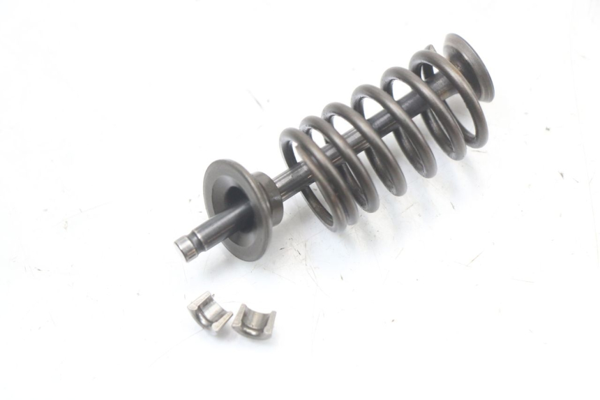 photo de SOUPAPE KYMCO K-PW K-PIPE 50 (2012 - 2017) - Gros plan technique