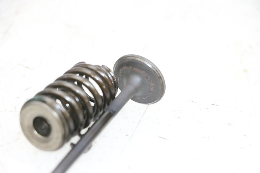 photo de SOUPAPE KYMCO LIKE 125 (2009 - 2016) - Autre angle de vue