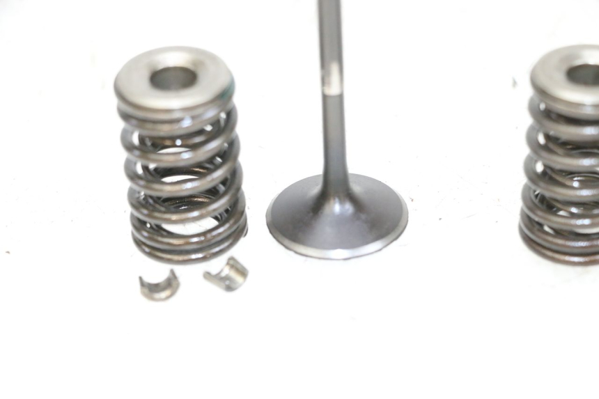 photo de SOUPAPE KYMCO LIKE 125 (2009 - 2016) - Pièce contrôlée