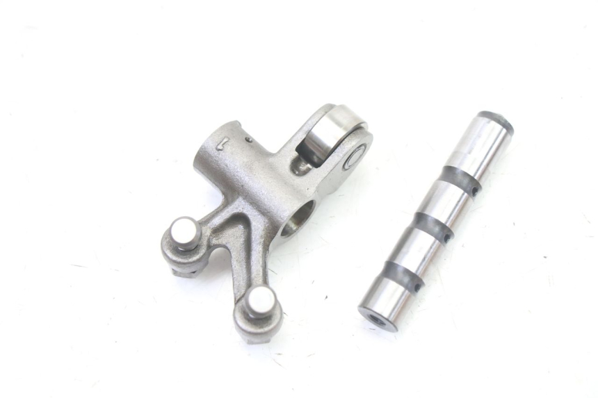 photo de SOUPAPE PEUGEOT SATELIS 125 (2013 - 2018) - Gros plan technique