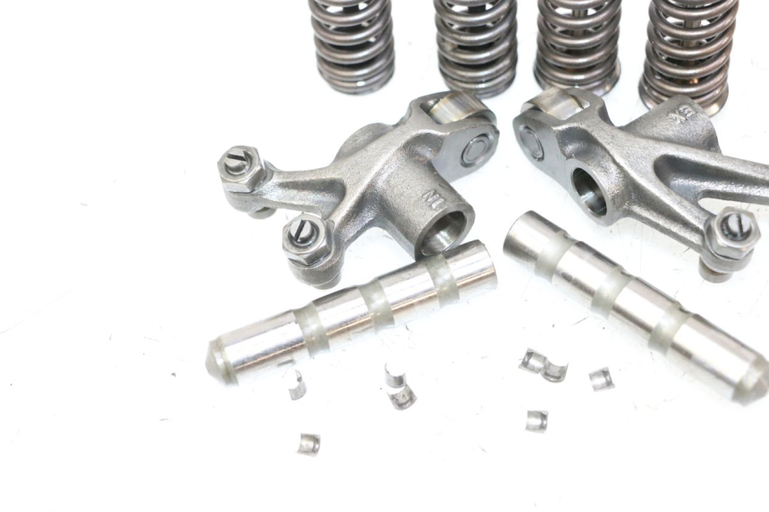 photo de SOUPAPE PEUGEOT SATELIS 125 (2010 - 2012) - Autre angle de vue