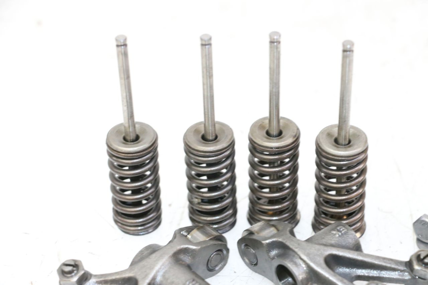 photo de SOUPAPE PEUGEOT SATELIS 125 (2010 - 2012) - Vue d’ensemble