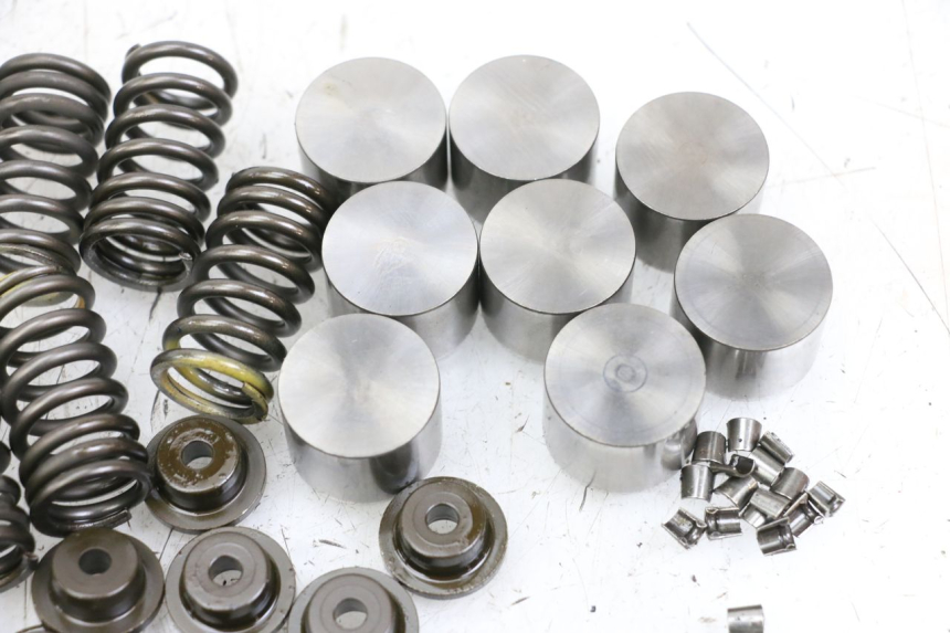 photo de SOUPAPE SUZUKI GSR 750 (2011 - 2017) - Pièce contrôlée