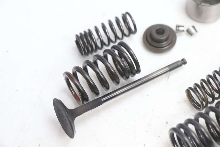 photo de SOUPAPE SUZUKI SV S 650 (2003 - 2009) - Zoom état d’usage