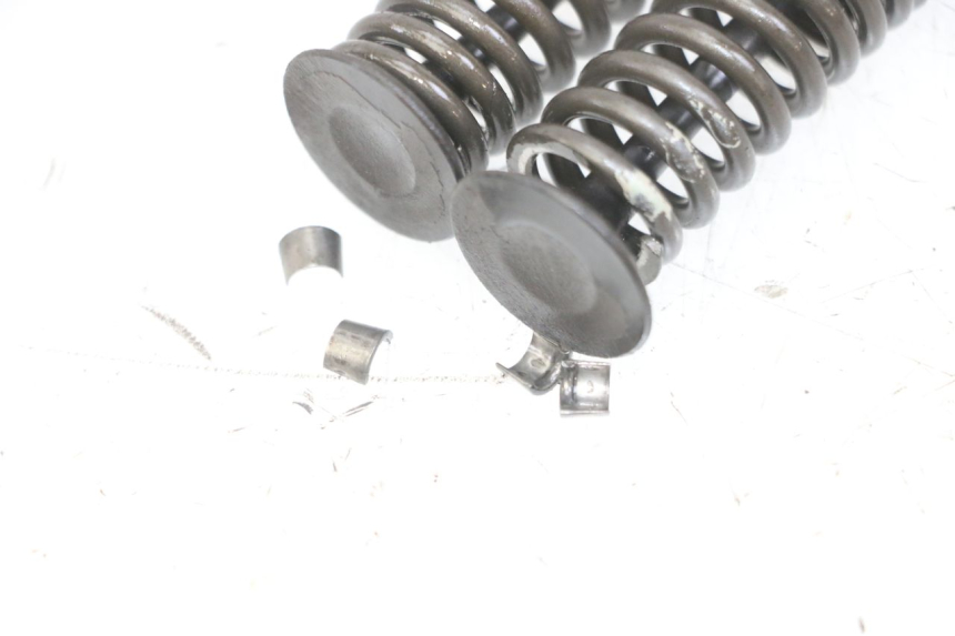 photo de SOUPAPE PIAGGIO VESPA GRANTURISMO 200 (2004 - 2005) - Points de fixation