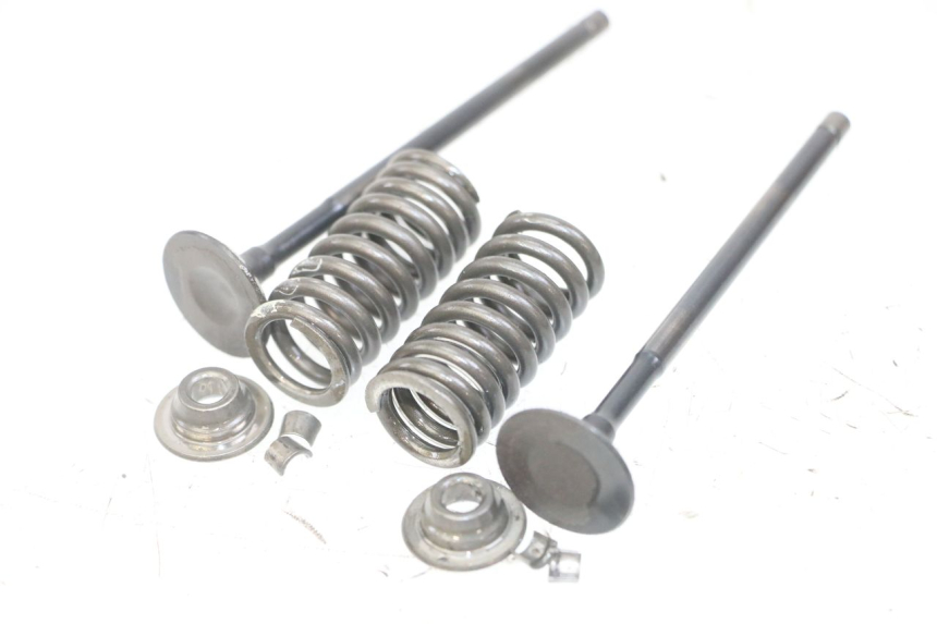 photo de SOUPAPE PIAGGIO VESPA GRANTURISMO 200 (2004 - 2005) - Marquages et références