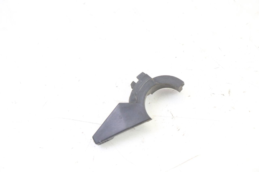 photo de STARTER TRIUMPH SPRINT 900 (1995 - 1998) - Autre angle de vue