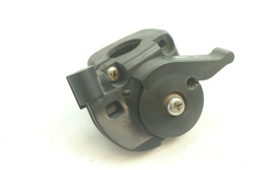 photo de STARTER YAMAHA WAVE RUNNER GP R 1200 (2000 - 2003) - Autre angle de vue