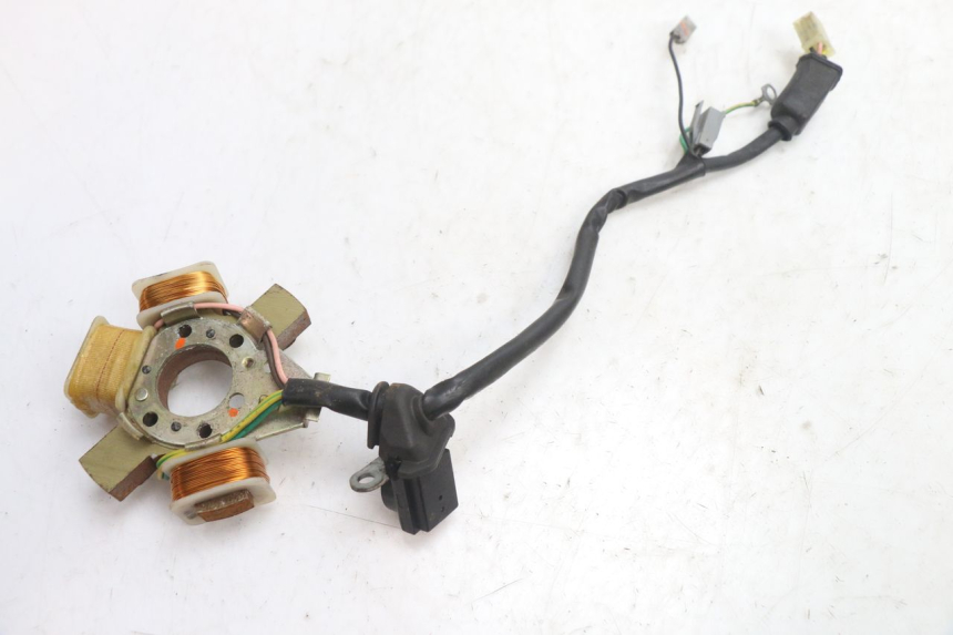 photo de STATOR PEUGEOT 103 SPX CLIP 50 (1989 - 1992) - Gros plan technique