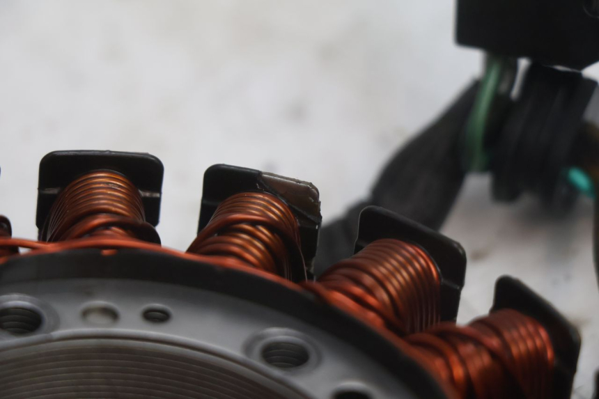 photo de STATOR SUZUKI BURGMAN EXECUTIVE ABS 650 (2006 - 2012) - Marquages et références
