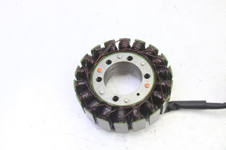 photo de STATOR HONDA CBR RR FIREBLADE 900 (1992 - 1994) - Autre angle de vue