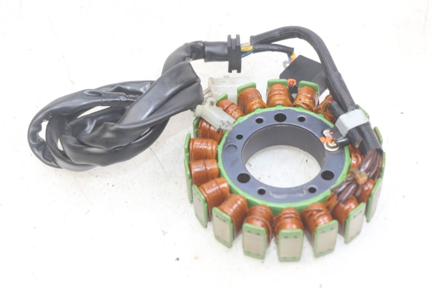 photo de STATOR YAMAHA FZS FAZER 600 (1998 - 2001) - Détail de la pièce