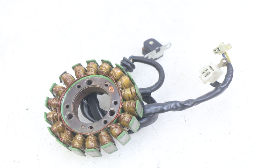 photo de STATOR YAMAHA FZS FAZER 600 (1998 - 2001) - Détail de la pièce
