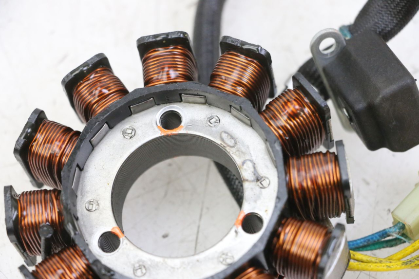 photo de STATOR HYOSUNG GTR 125 (2006 - 2008) - Détail de la pièce