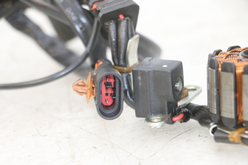 photo de STATOR PIAGGIO MP3 LT 300 (2010 - 2016) - Vue produit