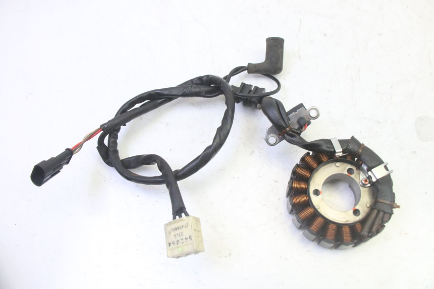 photo de STATOR PIAGGIO MP3 LT 300 (2010 - 2016) - Gros plan technique