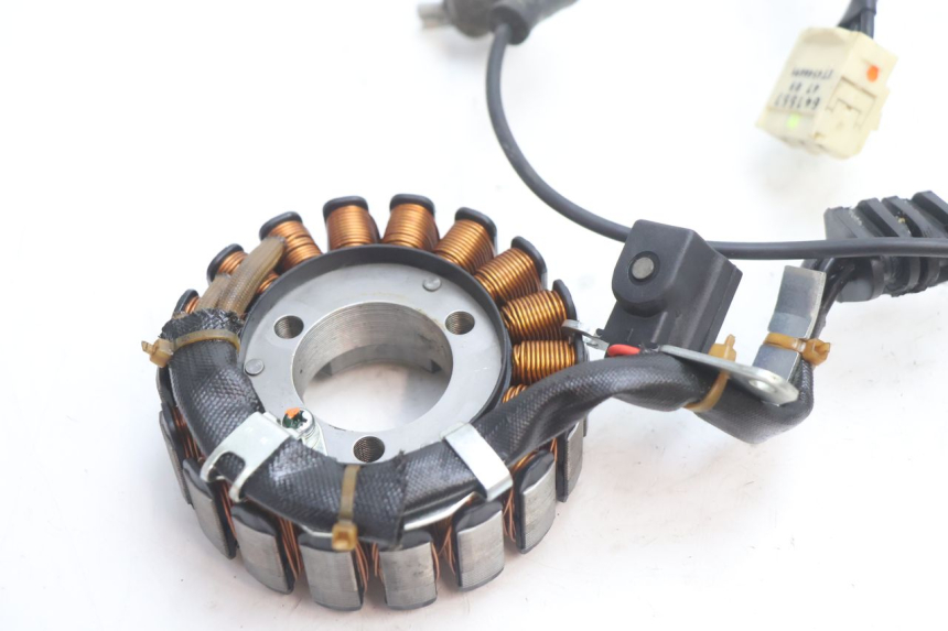 photo de STATOR PIAGGIO MP3 LT 300 (2010 - 2016) - Détail de la pièce