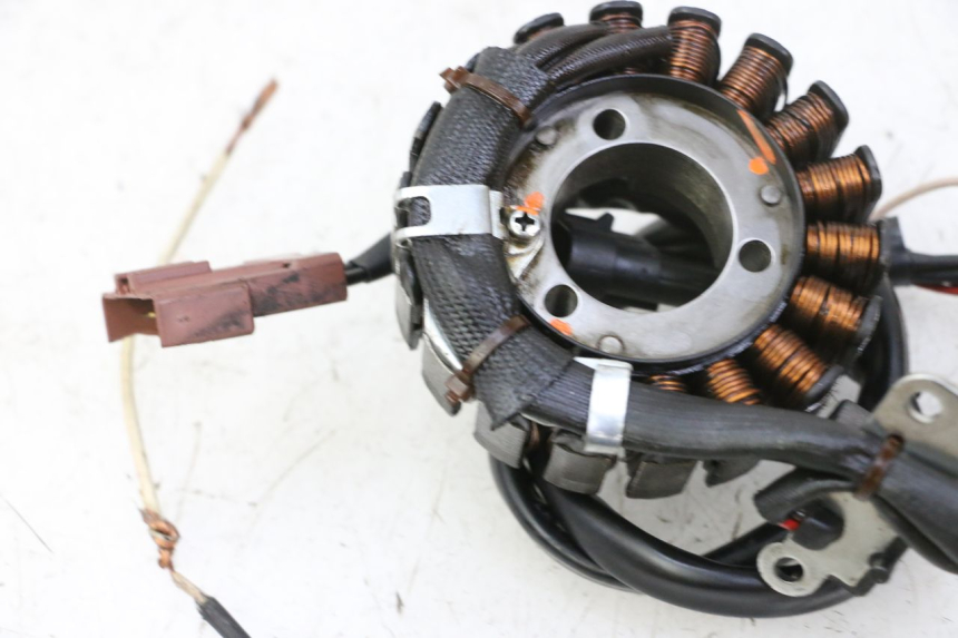 photo de STATOR PIAGGIO MP3 RL 250 (2006 - 2010) - Vue d’ensemble