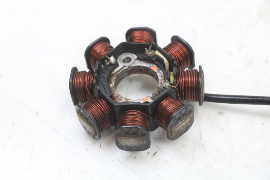 photo de STATOR PEUGEOT DJANGO 125 (2014 - 2017) - Points de fixation