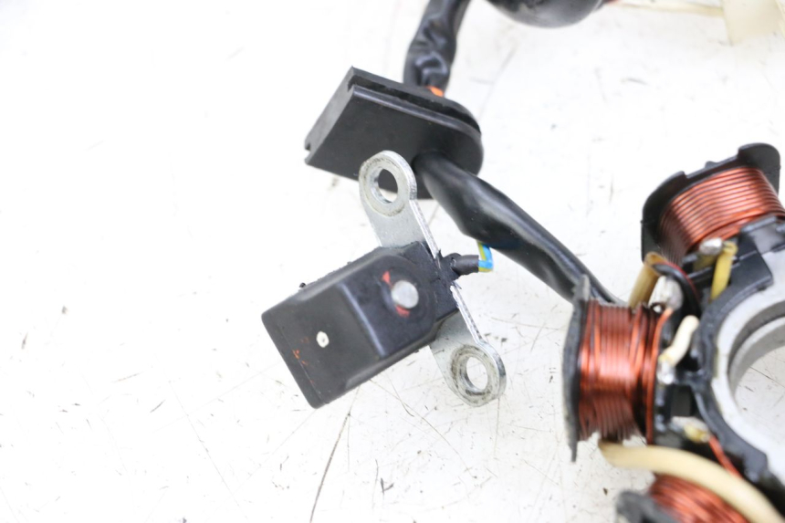 photo de STATOR PEUGEOT SPEEDFIGHT 4 2T 50 (2015 - 2019) - Autre angle de vue